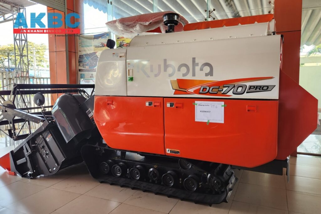 may gat kubota dc70 pro van hanh tuyet voi tren 1