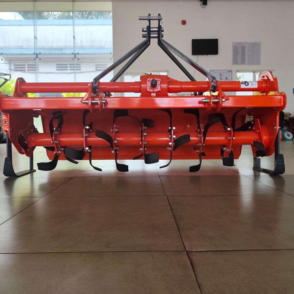 Dàn xới Kubota - Lưỡi xới nhập khẩu trực tiếp từ Tây Ban Nha có trọng lượng nhẹ, độ cứng cao, giảm hao mòn nâng cao tuổi thọ của sản phẩm