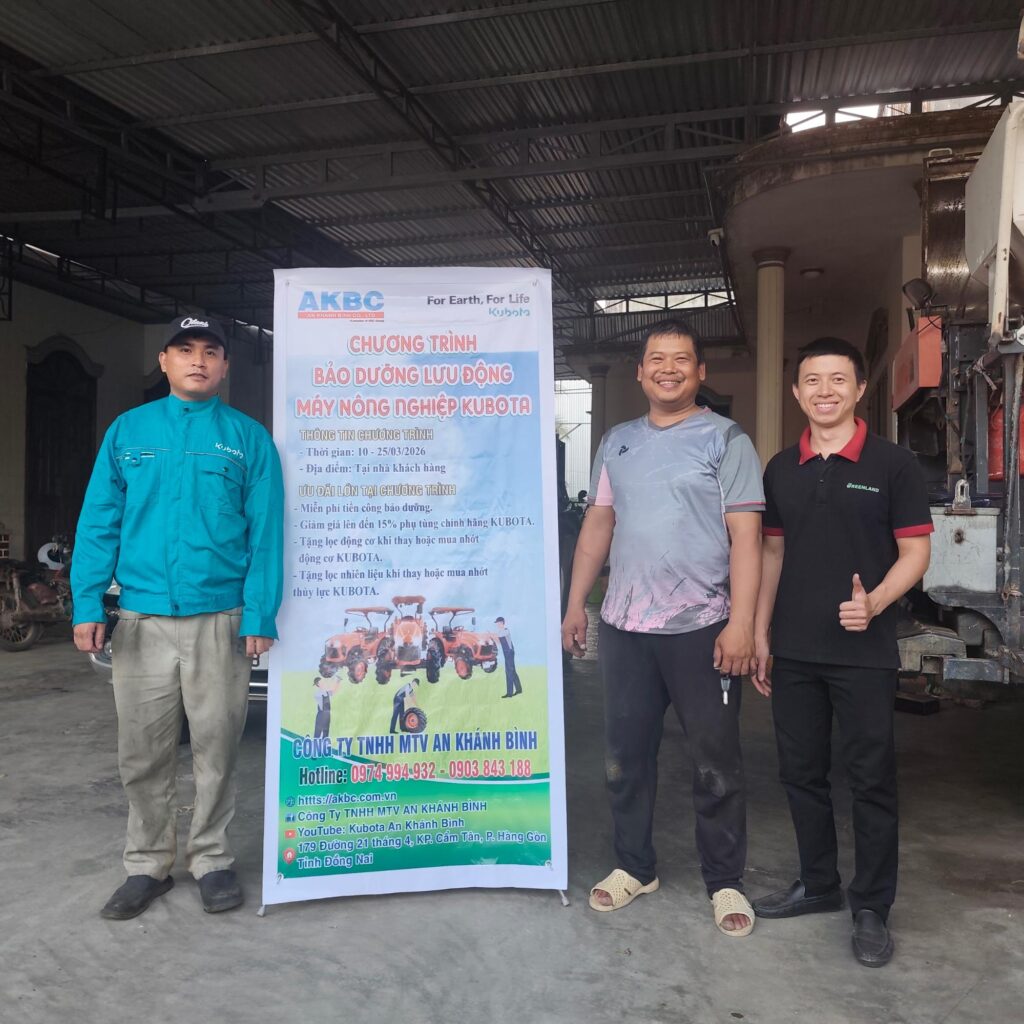 Bảo dưỡng máy gặt kubota DC70 cho anh Tính (xã Tánh Linh)