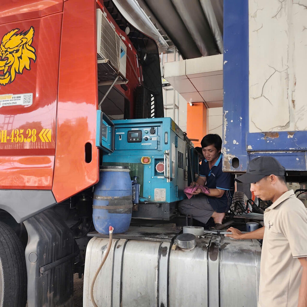 Bảo dưỡng định kỳ máy phát điện container lạnh cho khách hàng của An Khánh Bình