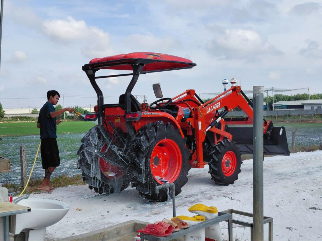 Top 5 Máy Kéo Kubota Cho Đất Đỏ Đồng Nai 4 Máy kéo Kubota L4028 - Lựa chọn của nhiều trang trại