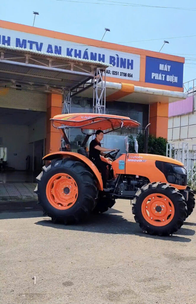 Máy kéo Kubota Khi chạy máy trên địa hình bằng phẳng không cần gài 2 cầu trên máy kéo Kubota