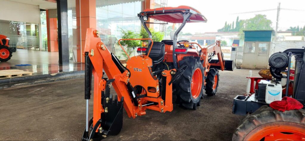 Dàn xúc sau gắn trên máy kéo Kubota L5228DT