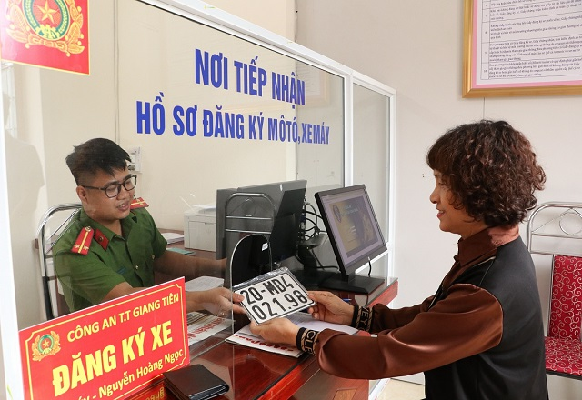 Đăng ký biển số tại cơ quan công an